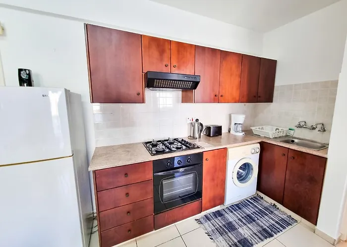 Seaside Heaven With Pool Lägenhet Larnaca